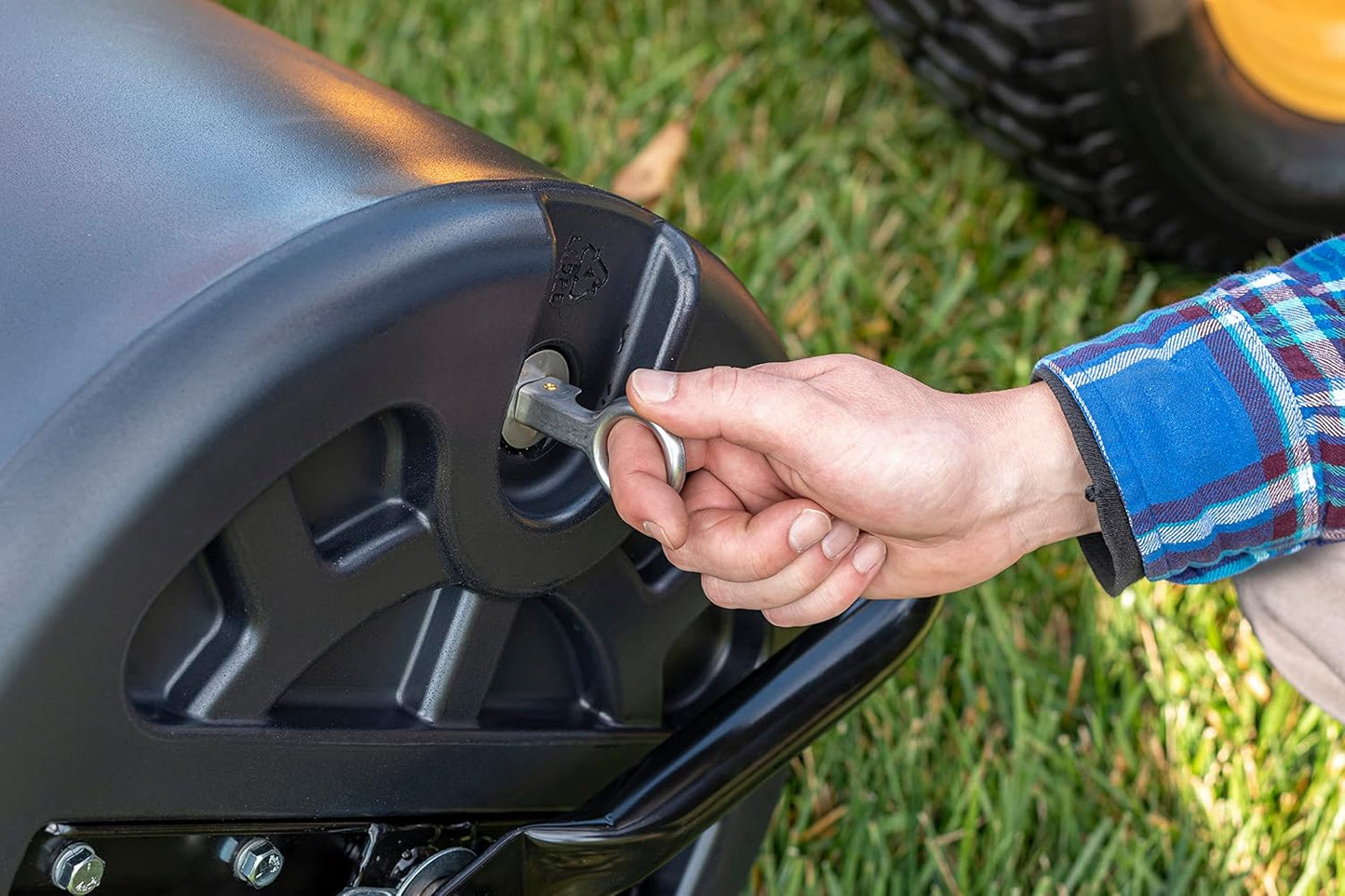 Agri-Fab 45-0604 18" x 48" Tow Behind Poly Lawn Roller 550 lbs Weight with Water, Poly Drum and Steel Frame, with Plug. Designed for Lawn and Garden Tractors
